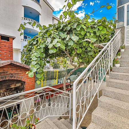 Beautiful Apartment In Trogir With Kitchen Exterior photo